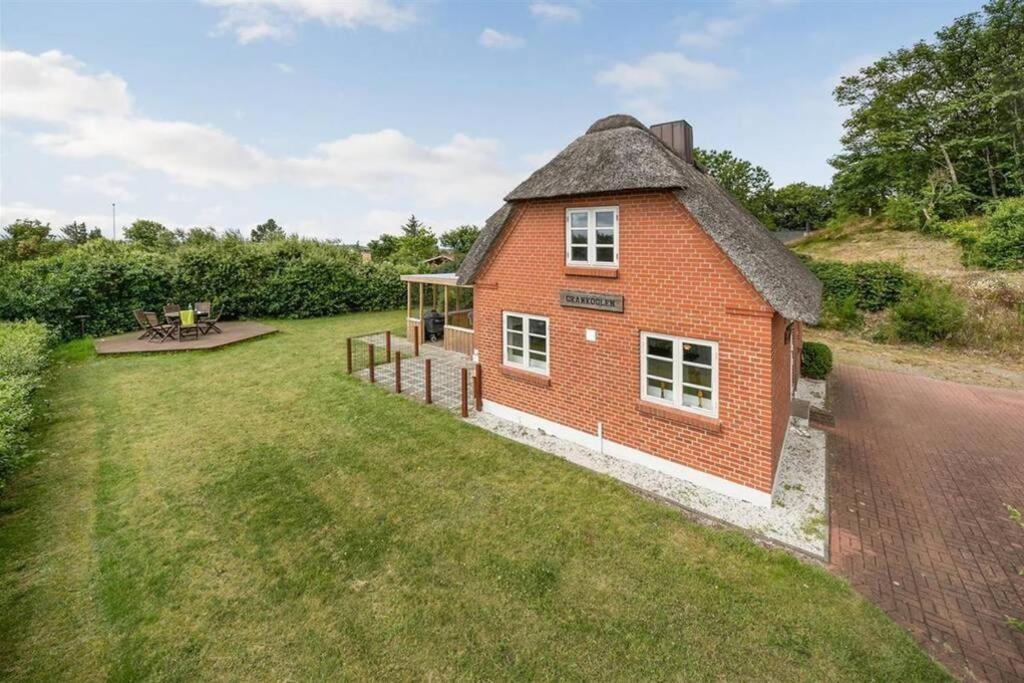 Thatched Holiday Home In Struer, Jutland With A View Zewnętrze zdjęcie