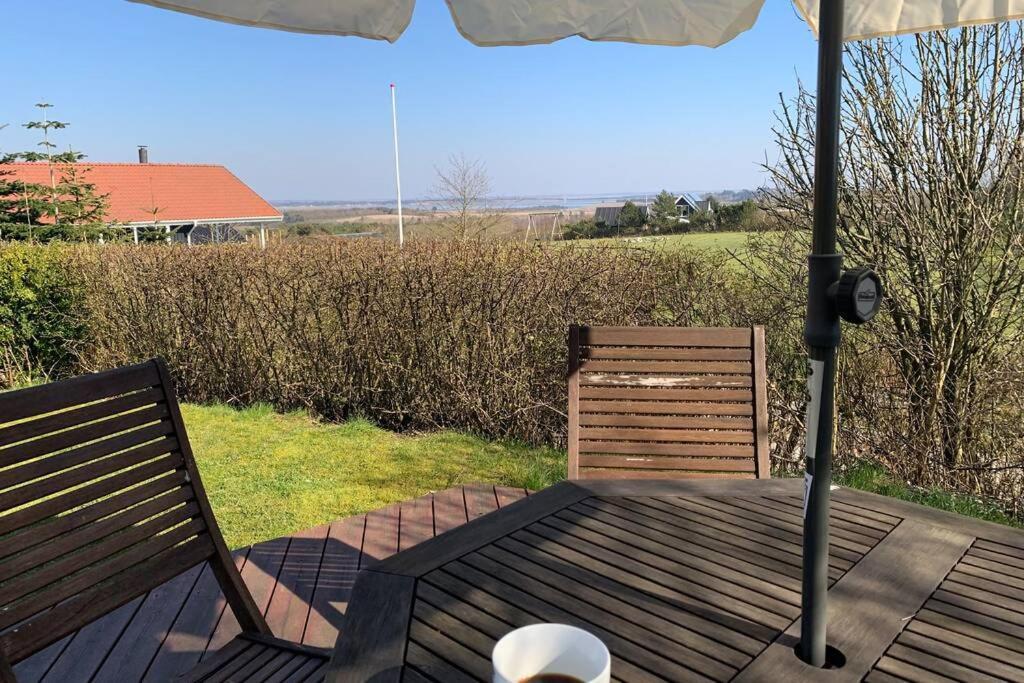 Thatched Holiday Home In Struer, Jutland With A View Zewnętrze zdjęcie