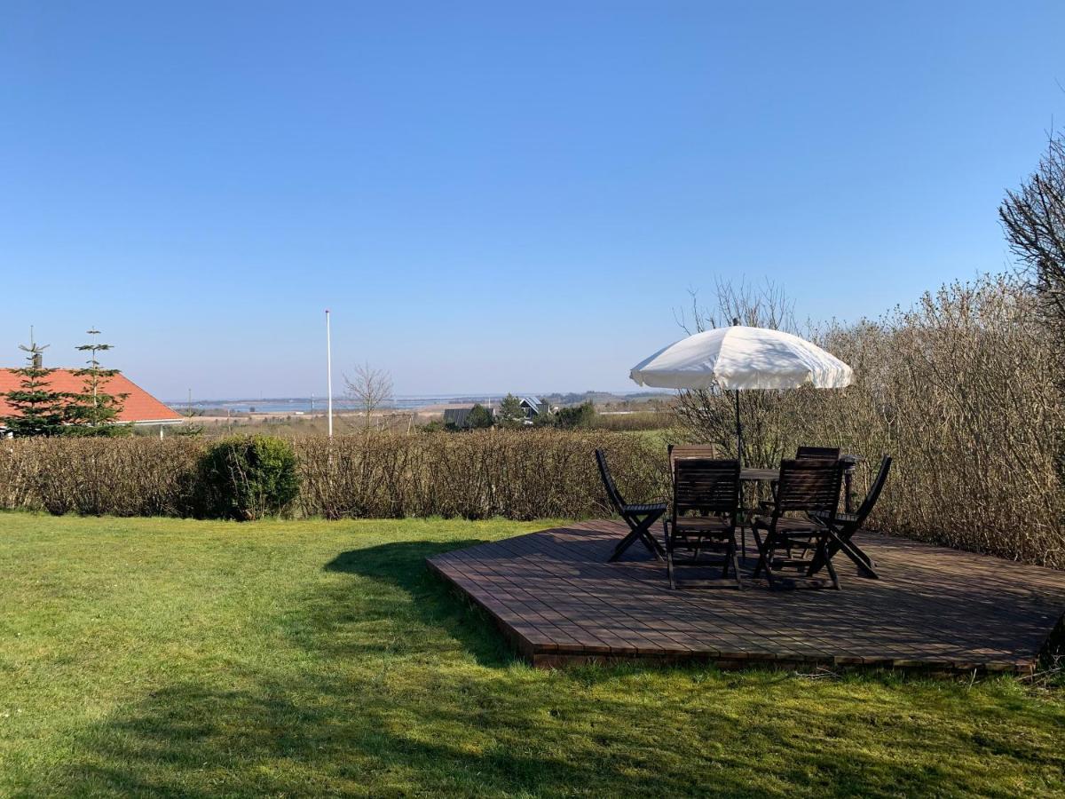 Thatched Holiday Home In Struer, Jutland With A View Zewnętrze zdjęcie